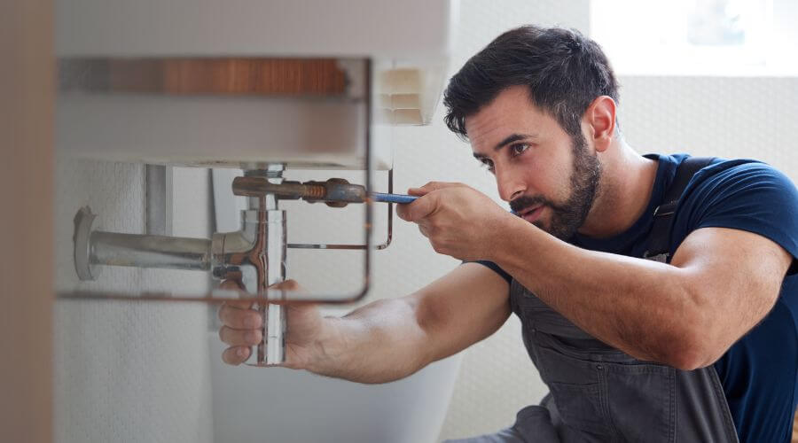 Water heater thermostat replacement in Middletown, IN